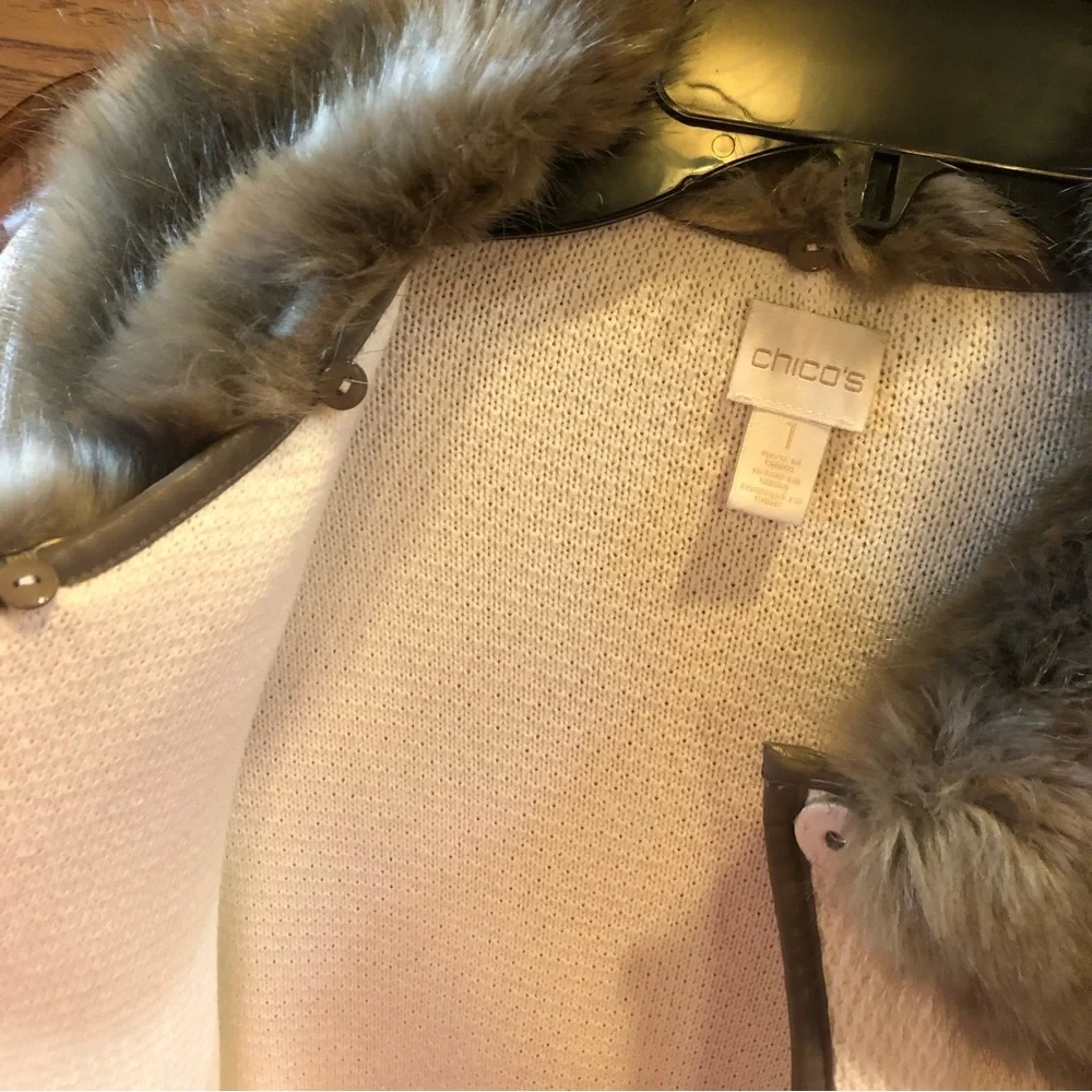 LIKE NEW! Chico’s White Long Button Sweater/Jacket w/Faux Fur Neck-Womens Medium - Picture 7 of 14